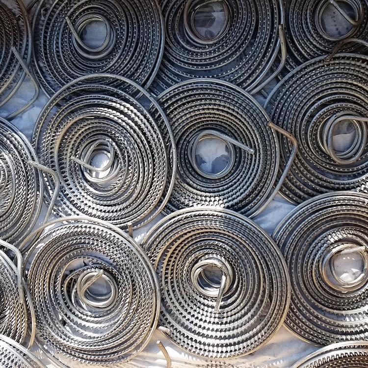 生產(chǎn)完畢待發(fā)貨的鉛極線