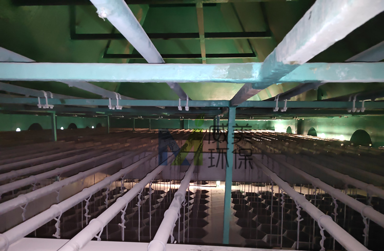 濕電除塵設(shè)備殼體防腐施工